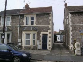 2 bedroom Flat for s...